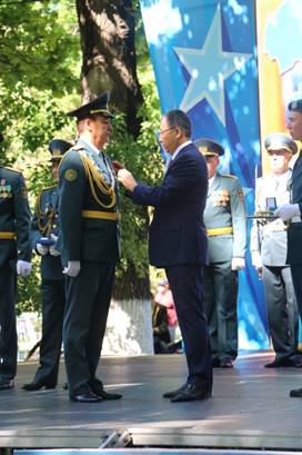    Шымкент қаласының орталық саябағында облыс әкімдігі Жеңіс күніне және Отан қорғаушылар күніне орай ұйымдастырған іс-шара