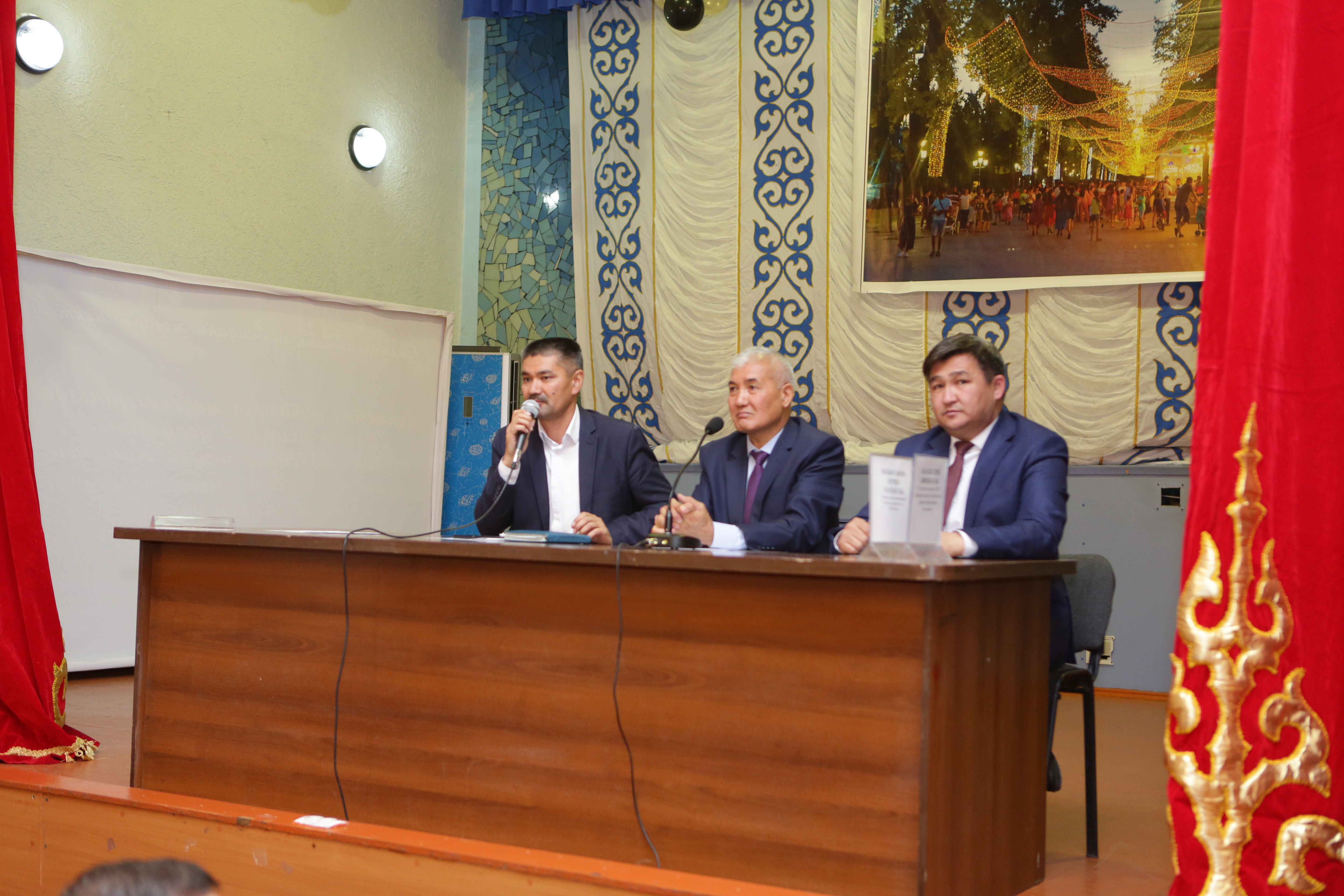 ROUND TABLE ON  « RELIGION-ONE OF THE FORMS OF THE IDEA OF MANGILIK EL»